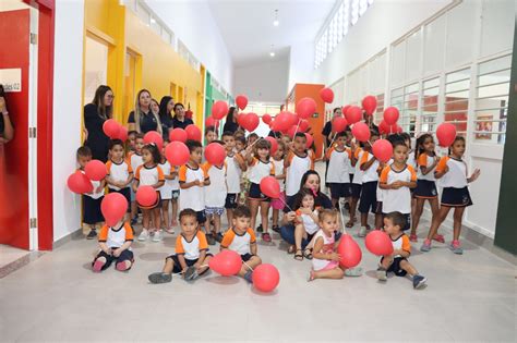 PREFEITURA ENTREGOU CRECHE ESCOLA DO BAIRRO DAS TRÊS BARRAS