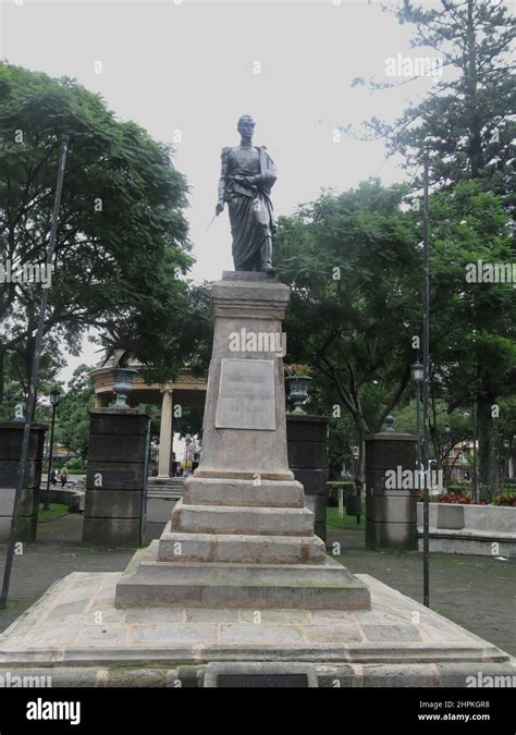 Estatua De Sim N Bol Var El Parque Central San Jos Rep Blica De