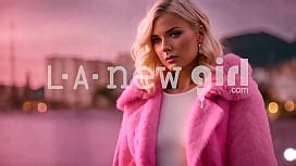 Teen Lesbians Have Sex At Photoshoot XNXX