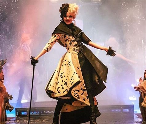 Costume Lovers ️ | Cruella costume, Cruella deville, Cruella