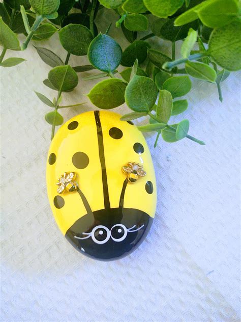 Painted Lady Bug Rocks - Yellow Bumble Bee (#1) - Kaleidoscope Quilting