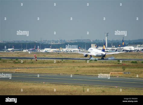 Frankfurt Germany Jun 09th 2017 Lufthansa Airbus A319 100 Old