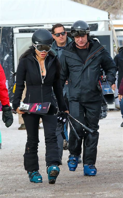 Lauren Sanchez in a Black Outfit Hits the Slopes in Aspen 12/27/2022-2