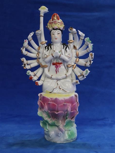 Lot Hand Painted Thousand Arm Guan Yinkwan Yin One Arm Missing