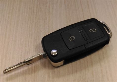 Выкидной ключ — Renault Logan (1G), 1,4 л, 2006 года | аксессуары | DRIVE2