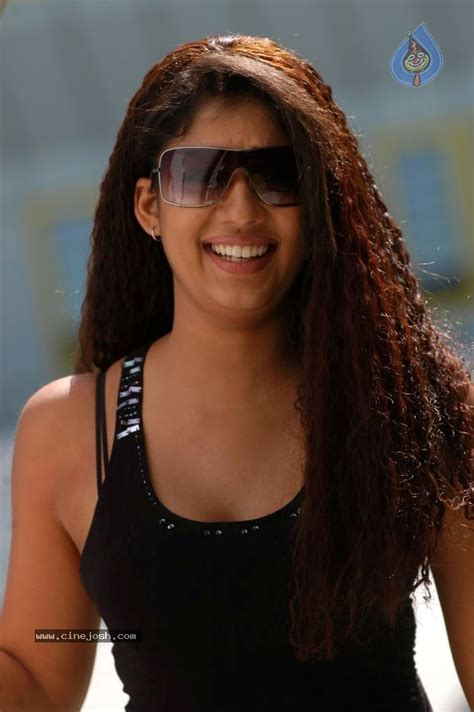 Nayanthara Hot Stills Photo 13 Of 77