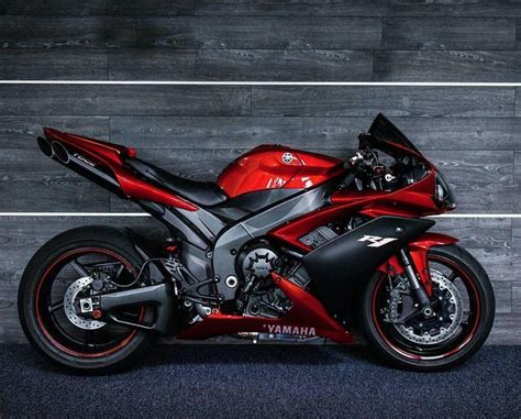 Yamaha R1 | Red and Black Motorcycle