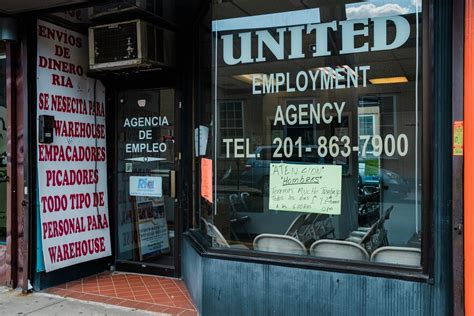 US jobless claims fall to pandemic low of 498,000 | World News 