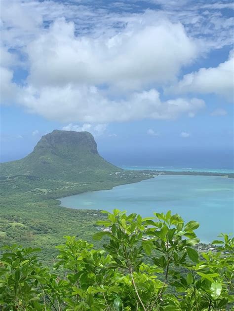 Incredible Nature Underwater Waterfall In Mauritius Explained