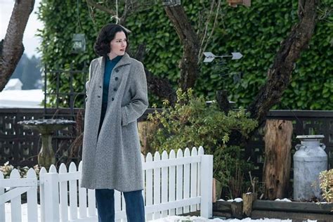 Hot Photos Of Laura Mennell Will Make Your Say Better ThBLOG