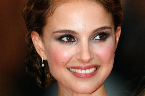 Hottest Women Celebrities: Their Most Memorable Movie Roles. - emd13b8