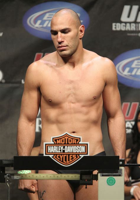 UFC®125: Weigh In Photo Gallery | UFC ® - Media