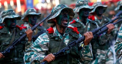 O Que São Milicianos - Nicolás Maduro projeta ter 1 milhão de milicianos em um ano - Estadão