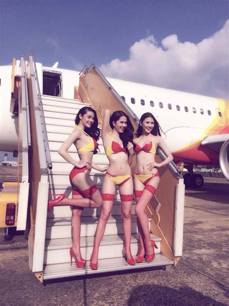 Linh Chi lên tiếng vụ chụp ảnh bikini cho Vietjet Air