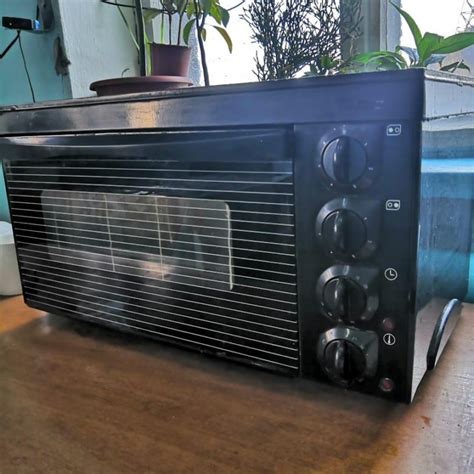 Продам электро плиту с духовкой, покрытие керамиче – купить в Находке ...