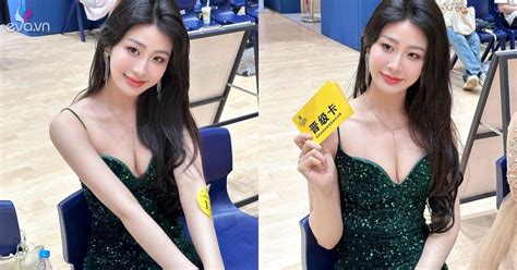 Hot girl 9X là giảng viên thanh nhạc nhan sắc đẹp tựa minh tinh cùng body chuẩn chỉnh