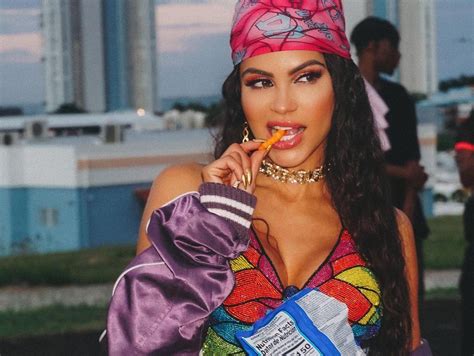 Natti Natasha Is A Latina Representing Distract