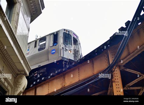 Chicago Illinois Usa A Cta Purple Line Elevated Train Makes The