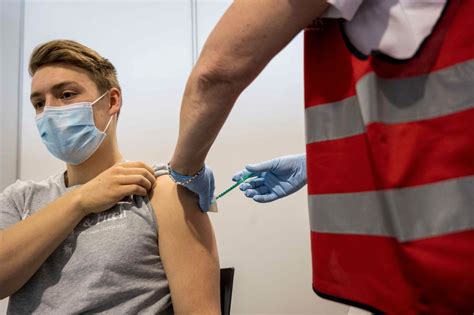 Covid Pourquoi Le Risque Du Syndrome Du Vaccin Plane Sur Notre T