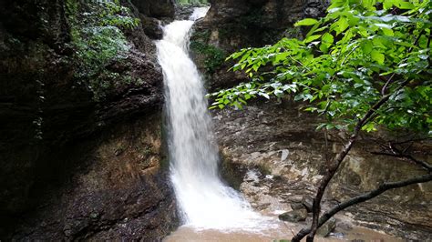 Eden Falls High Water Video (Buffalo River) | Arklahoma Hiker