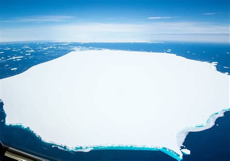 A68a iceberg in Antarctica suffers another major split - healthyfrog