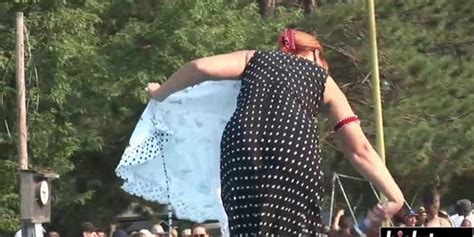 Women Dancing Naked On Stage Tnaflix