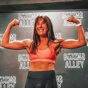 New Hot Sexy Joelle Legg Bikini Pics