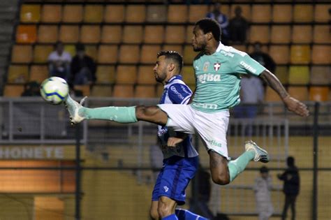 Palmeiras Goleia O Csa Por A No Pacaembu E Segue Na Cola Do Flamengo