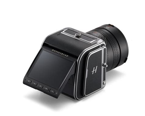 Hasselblad CFV 100C Delivers Modern Medium Format With Classic Style