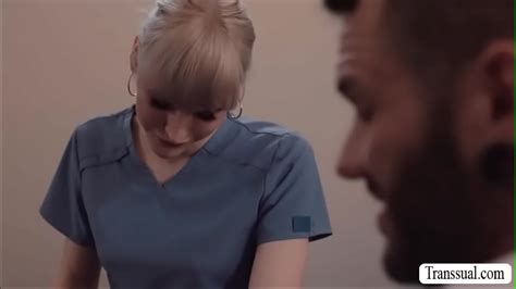 Blonde Ts Masseurin Hat Ihre Kundin Anal Gefickt Xvideos