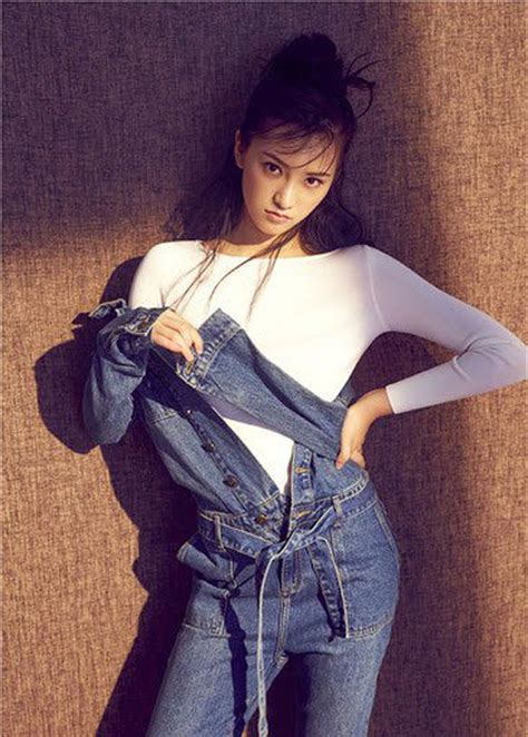 Hot girl nổi tiếng mạng xã hội Sắc đẹp và sự biến đổi