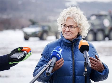 Christine Lambrecht La oposición en Alemania pide la dimisión de la