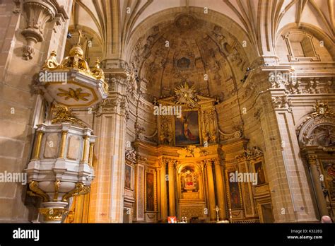 La Bas Lica De Santa Mar A Del Coro De Estilo Barroco La Iglesia El