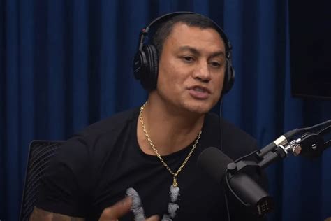 Popó fala orgulho do filho de 21 anos que é médico bonito e gay