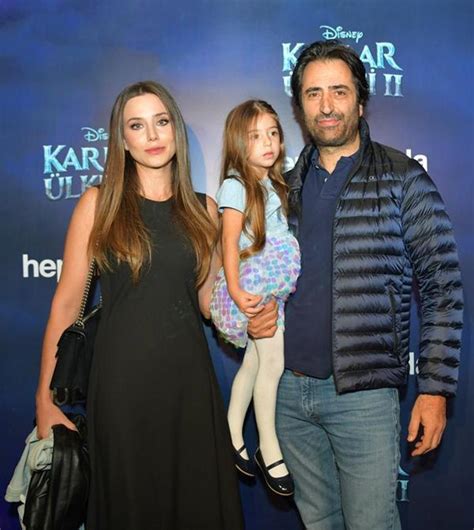 Mahsun Kırmızıgül Kızı Ve Eski Eşiyle Hastanede Görüntülendi Başta