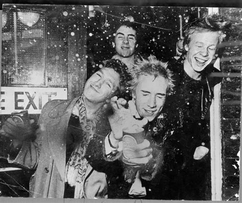 Sex Pistol S Steve Jones Reveals How Phil Lynott Conned Him Out Of Vintage Gretch Guitar Now In