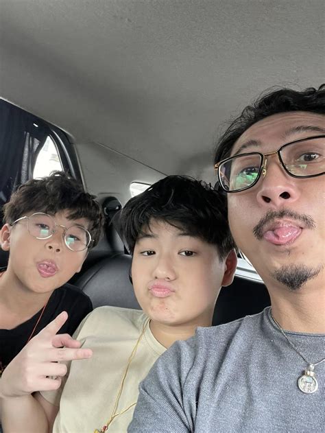 Cậu cả nhà Lâm Vỹ Dạ Hứa Minh Đạt gây sốt với diện mạo như hot boy Hàn Quốc tính cách sao mà