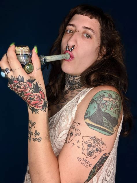 Who Else Loves Custom Glass I Don T Fuck With Factory Pieces Oc Nudes 420 Girls NUDE