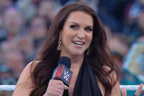 Stephanie Mcmahon Opens Wwe Wrestlemania During Night Two Surprise