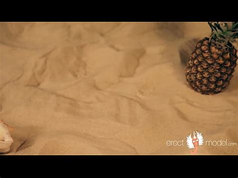 Plage nue gaie avec des hommes nus et des bites dressées n est ce pas un rêve XVIDEOS