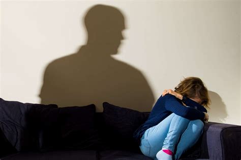 children  present  victims strangled research suggests