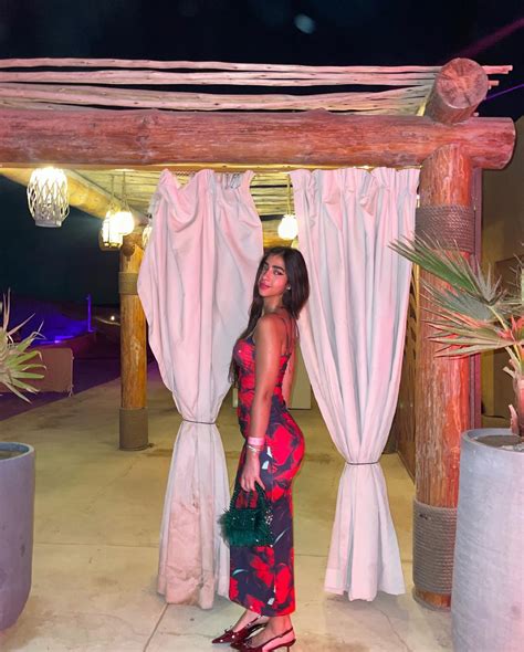 ‎Mariam Ahmad | مريم‎ | such a hot season | Instagram