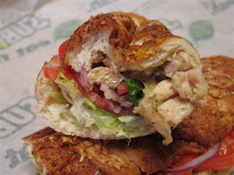 Review Subway Tuscan Chicken Melt