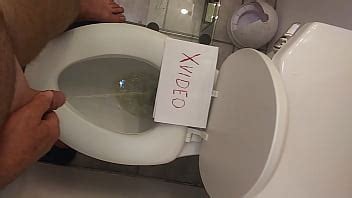 Pissing XVIDEOS