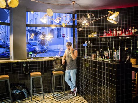 Bares Gay Em Lisboa O Melhor Roteiro Para Uma Noite Queer