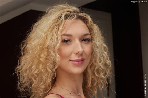 Isabella De Laa Isabelladelaa Nude OnlyFans Leaks Fappening FappeningBook