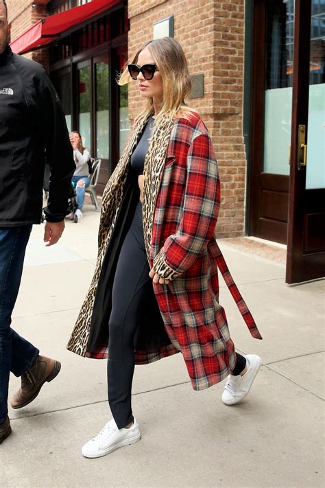 Margot Robbie Sexy Braless Boobs Hot Celebs Home