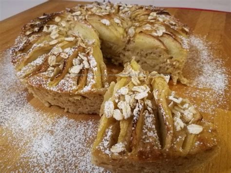 TORTA DI MELE FIOCCHI DI AVENA E CANNELLA PASTICCIANDO CON CARLA