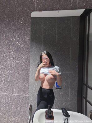 Do Guys Like Asian Girls With Exhibitionis Porn Pic