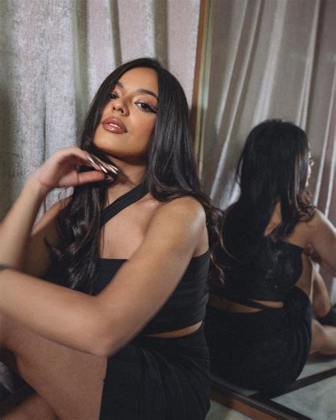 General Pervez Musharraf S Granddaughter Raises Temperatures With Hot Photos Lens